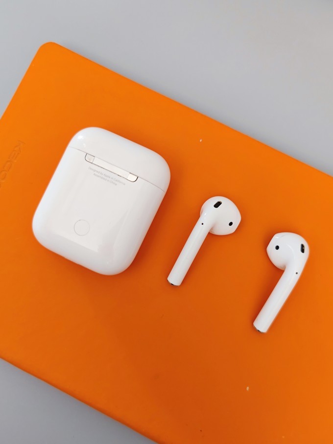 airpods必须开着盖才能充电_airpods充电时开盖_airpods2开盖才能充电